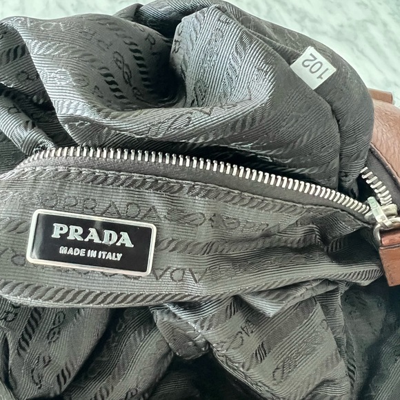 Prada shoulder bag Vitello Daino Buckle with coin purse attachment - Picture 13 of 17